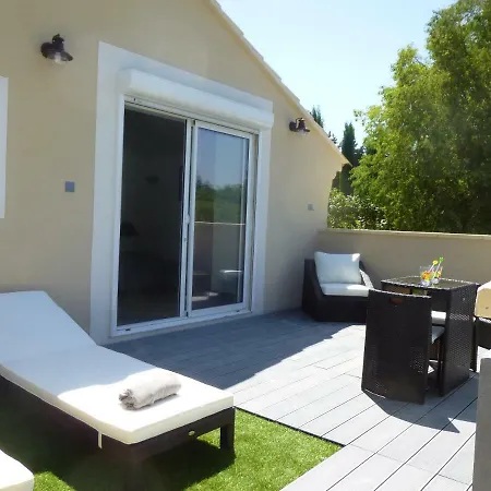 Bed & Breakfast Les Des Taillades 3*