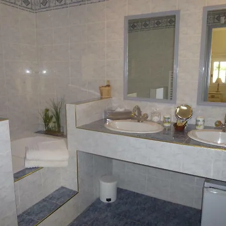 Bed & Breakfast Les Des Taillades Les Taillades